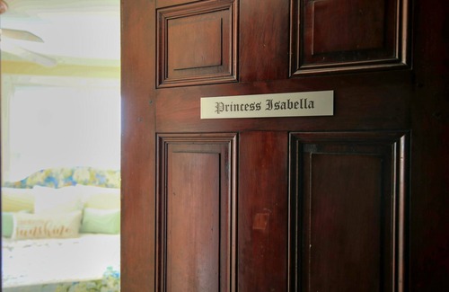 Toms River Bed & Breakfast | Huddy House Bed & Breakfast offers a charming escape to an era gone by