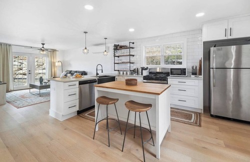 Poughkeepsie House | Hudson Escape W/Hot Tub + Bridge View
