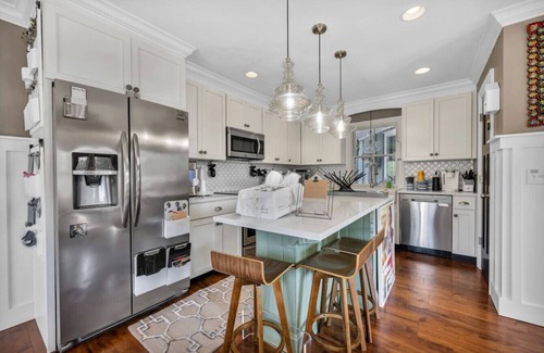 Hudson House | Hudson Gem Near Main St & Western Reserve