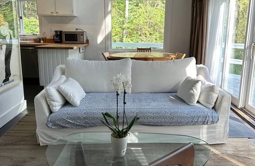 Hollowville Cottage | Hudson NY Country Cottage, Fireplace, Pond, Hot Tub, NYC 2hrs