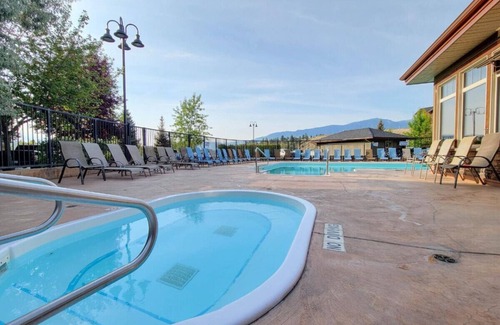 East Kootenay Apartment | Hudson Pointe | Top Floor | Pool | Hot Tub | Gym