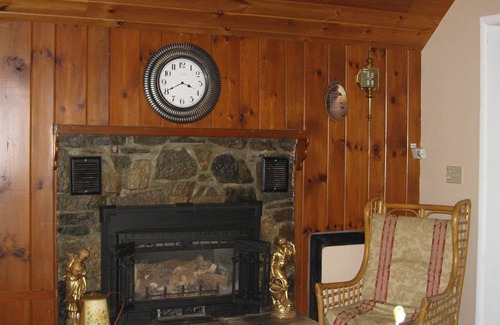 Lake Luzerne-Hadley Cottage | Hudson River Dream cottage 250 ft Waterfront Property