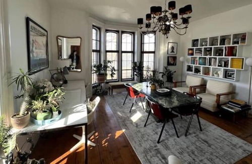 Stuyvesant House | Hudson River Train House