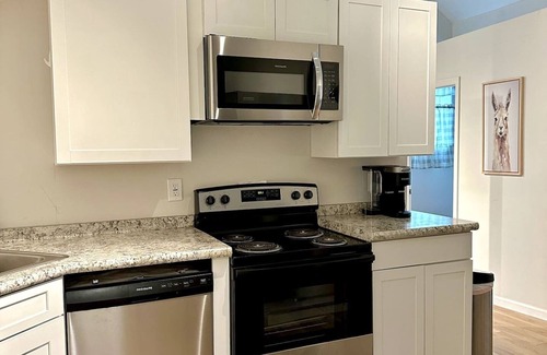 Hyde Park Apartment | Hudson Valley Farm Getaway-East/Alpaca Lane-Apt 1