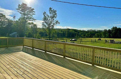 Hyde Park Apartment | Hudson Valley Farm Getaway-East/Alpaca Lane-Apt 1