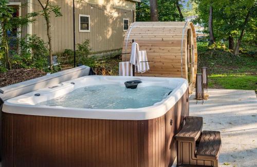 Philmont House | Hudson Valley Hot Tub Sauna Fire Pit Games