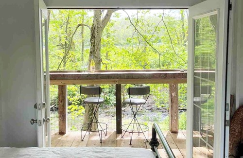 Hyde Park Cabin | Hudson Valley Treehouse With Outdoor Bathtub