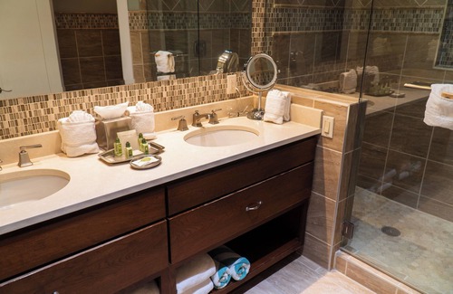 Jackson Hole Hotel | Huff House Inn and Cabins