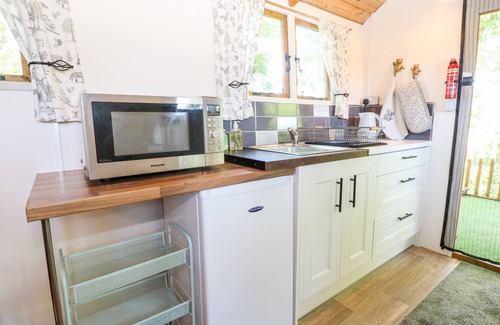 East Dereham Cottage | HUGATREE, romantic, character holiday cottage in Litcham