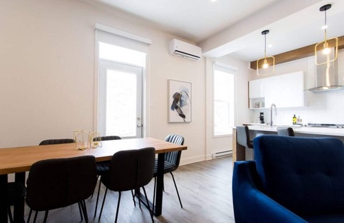 Mile End Apartment | Huge 2 Bdr with Balcony in Mile End by Denstays