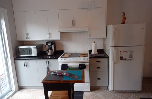Cote-Saint-Paul Apartment | Huge 2-level house- NEGOTIABLE- 5-Comfortable-10 minutes from Jolicoeur metro station