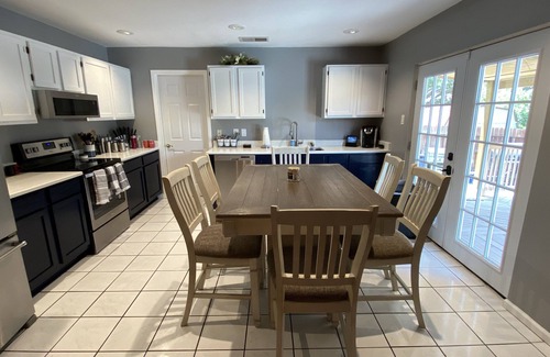 Live Oak House | Huge 2-story, 4-bedroom with 4K Movie Theater and 6 beds