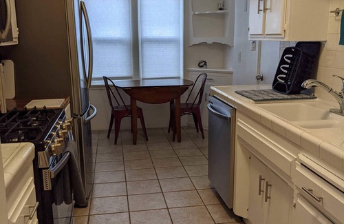 Hillcrest Apartment | Huge 3/2.5 Apt Sleeps 12 | San Diego