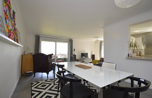 Merchiston House | Huge 4 bed apartment with balcony