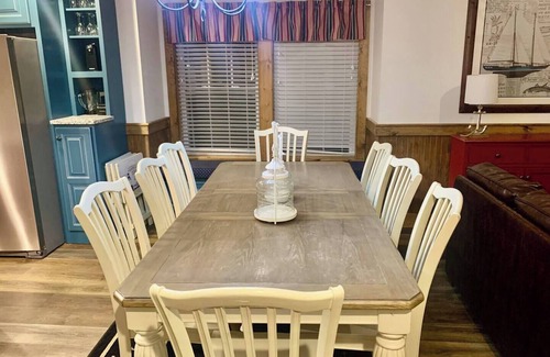 Branson House | HUGE 4-bedroom house in EXCITING Branson. Best Experience around