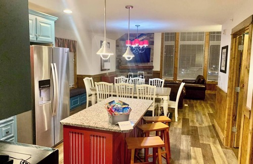 Branson House | HUGE 4-bedroom house in EXCITING Branson. Best Experience around