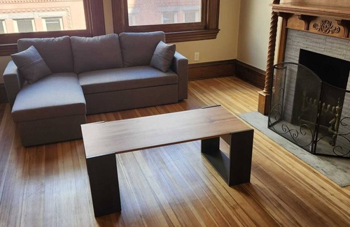 Downtown Hartford Apartment | Huge 4-bedroom LOFT with WiFi, and AC in amazing Pratt Street,