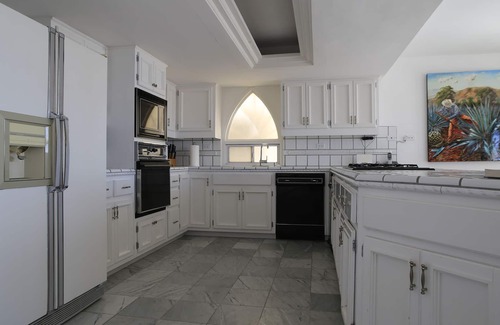 Las Gaviotas House | Huge 5 Bedroom 5 bath with awesome view of surf point