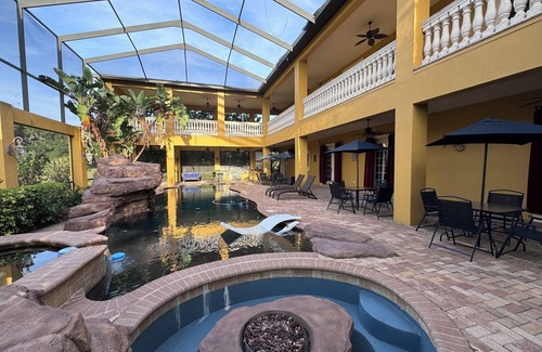 Lakeland House | Huge 6 Bedroom Estate w/Themed Rooms perfect for Family Reunions & Holidays