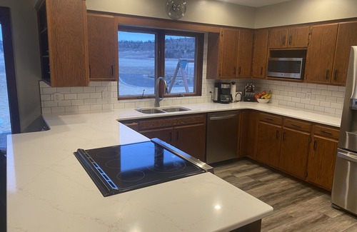 Rimrock House | Huge 6 Bedroom Home with Epic Views & Fire Pit