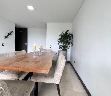 El Castillo Apartment | Huge Apartment for families at Poblado