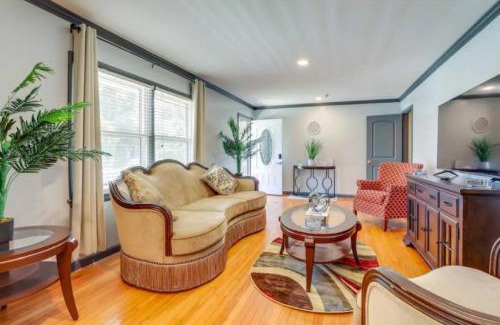 Candler-McAfee House | Huge Backyard, Free Parking, Grill, Pet Friendly