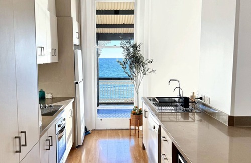 Henley Beach Apartment | Huge Beachfront Wrap-Around Balcony With Pool, Gym, Sauna!