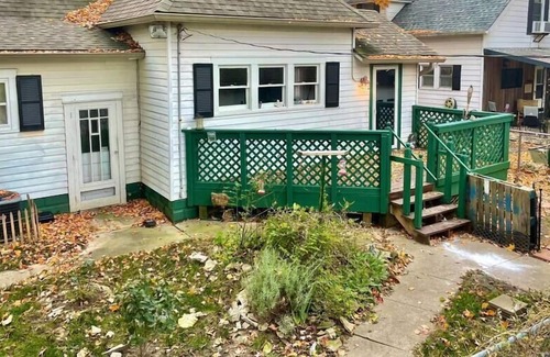 Greenwood House | Huge, Beautiful Home in Greenwood, Sleeps 8!