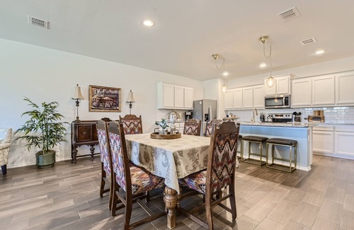 Crowley House | Huge & beautiful new townhome close to everything! Minutes to Fort Worth