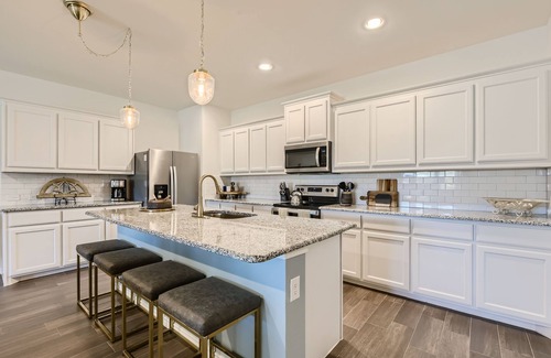 Crowley House | Huge & beautiful new townhome close to everything! Minutes to Fort Worth