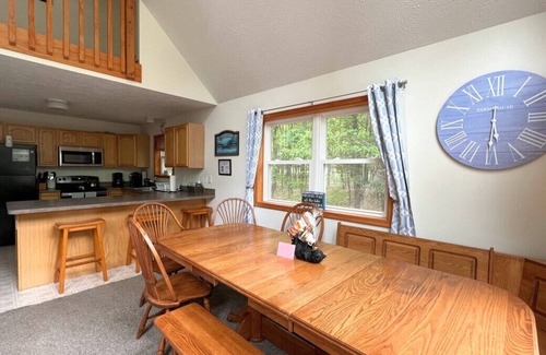 Briar Crest Woods Ski Chalet | HUGE Chalet - GameRoom, Firepit, Central Location