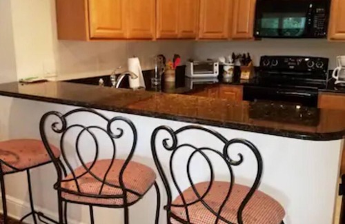 Parole Apartment | HUGE DISCOUNTS FOR STAYS BY THE WEEK AND MONTH! 1ST CLASS AMEMITIES!