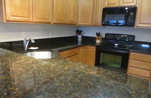 Parole Apartment | HUGE DISCOUNTS FOR STAYS BY THE WEEK AND MONTH! 1ST CLASS AMEMITIES!