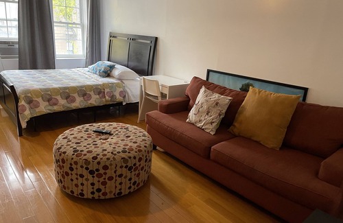 Bedford-Stuyvesant Apartment | Huge Duplex minutes from Manhattan. Sleeps 12+!