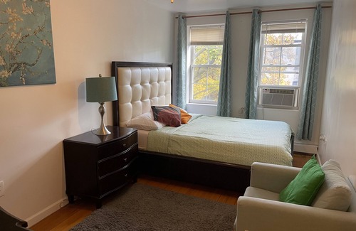 Bedford-Stuyvesant Apartment | Huge Duplex minutes from Manhattan. Sleeps 12+!