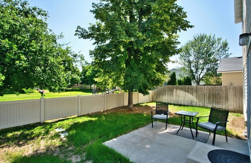 Southwest Ada County Alliance House | Huge Family Home 8 Beds 3-Car Garage + Park