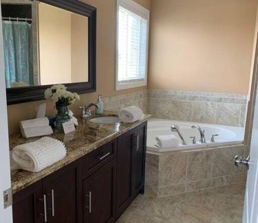 Highland West House | Huge Family home sleeps 10 with 3 parking spots