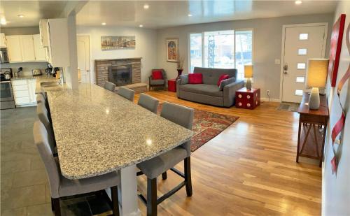 Millcreek House | Huge Fully Updated 7-bedroom Home in Millcreek