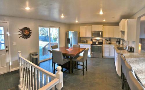 Millcreek House | Huge Fully Updated 7-bedroom Home in Millcreek