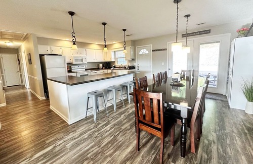 Keezletown House | Huge game room! Super Clean 5BR,3BA private home!Beautiful open field views!
