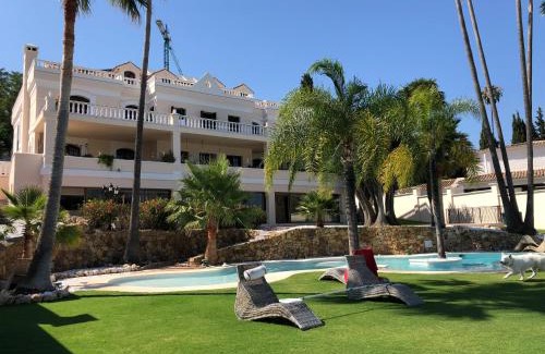 New Golden Mile House | Huge Golf and Spa Mansion 8 min from Puerto Banus