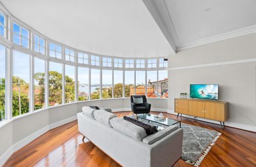 Cremorne Apartment | Huge Harbour View Apartment In Historic Home