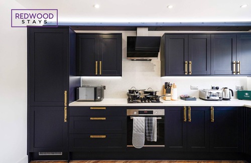 Rushmoor District House | Huge House, Contractors/Families, 2X Free Parking