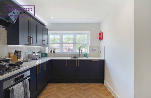 Rushmoor District House | Huge House, Contractors/Families, 2X Free Parking