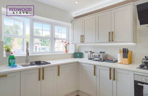 Rushmoor District House | Huge House, Contractors/Families, 2X Free Parking