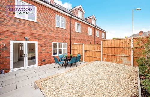 Rushmoor District House | Huge House, Contractors/Families, 2X Free Parking