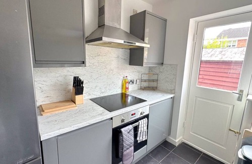Liverpool House | Huge House | Free Parking | Quiet Location