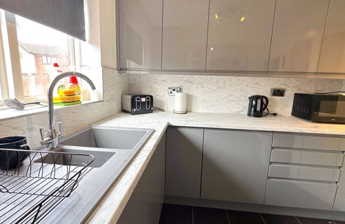 Liverpool House | Huge House | Free Parking | Quiet Location