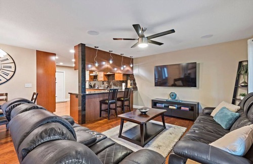 Citrus Heights House | Huge House & Yard-Pool Hot Tub