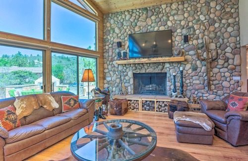 Kingman Cabin | Huge Hualapai Cabin w/ Patio Above Kingman!